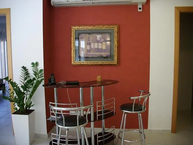 With Shared Pool Apartament Mellieħa