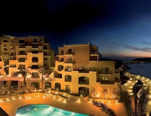 With Shared Pool Mellieħa