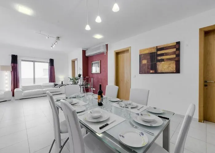 Apartament With Shared Pool *